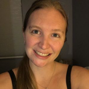 Meet your Posher, Becca